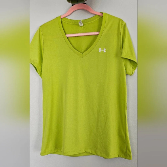 UNDER Armour V-neck Athletic Top. L - Picture 1 of 12